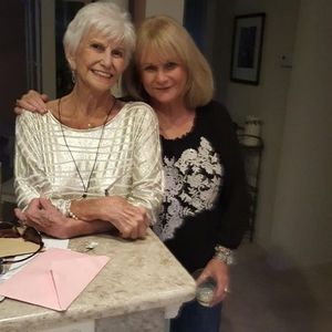 Meet your Posher, Laurie